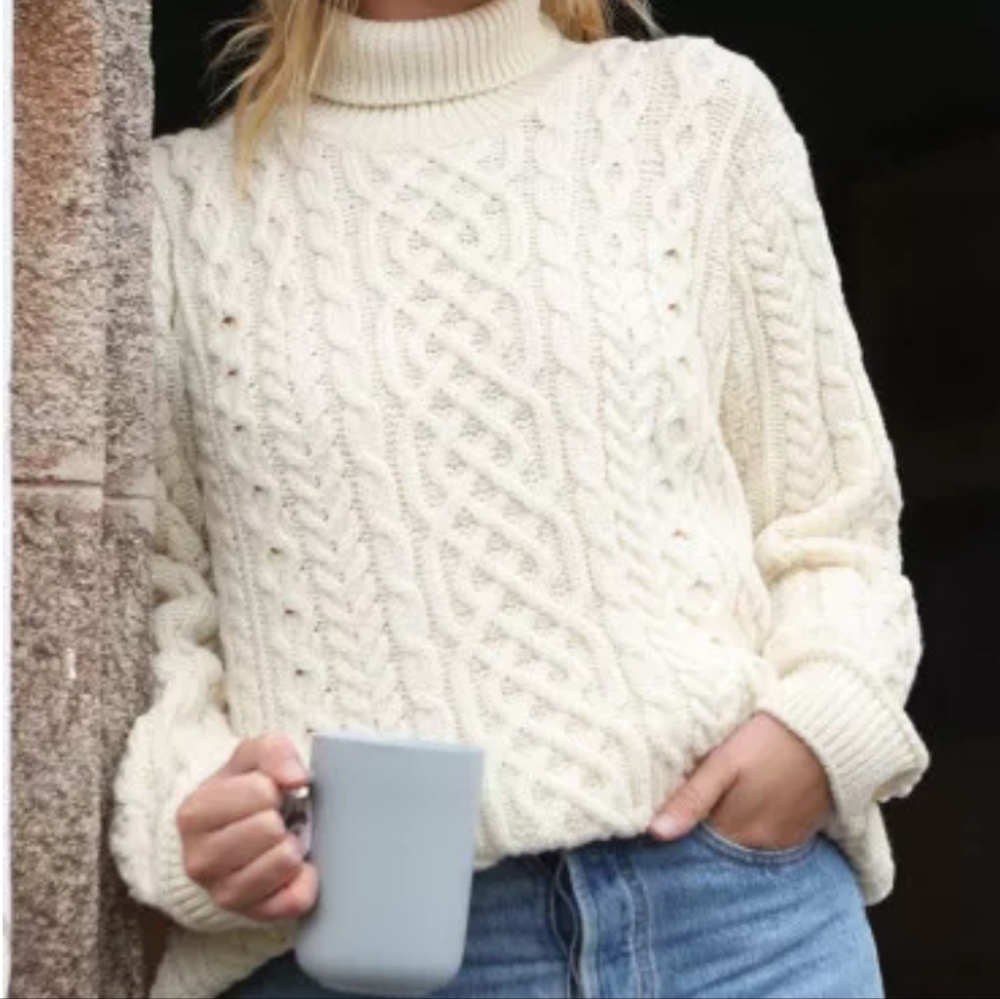 Aran Woolen Mills 100% Merino Wool  Fisherman's Knit Irish Turtleneck Sweater